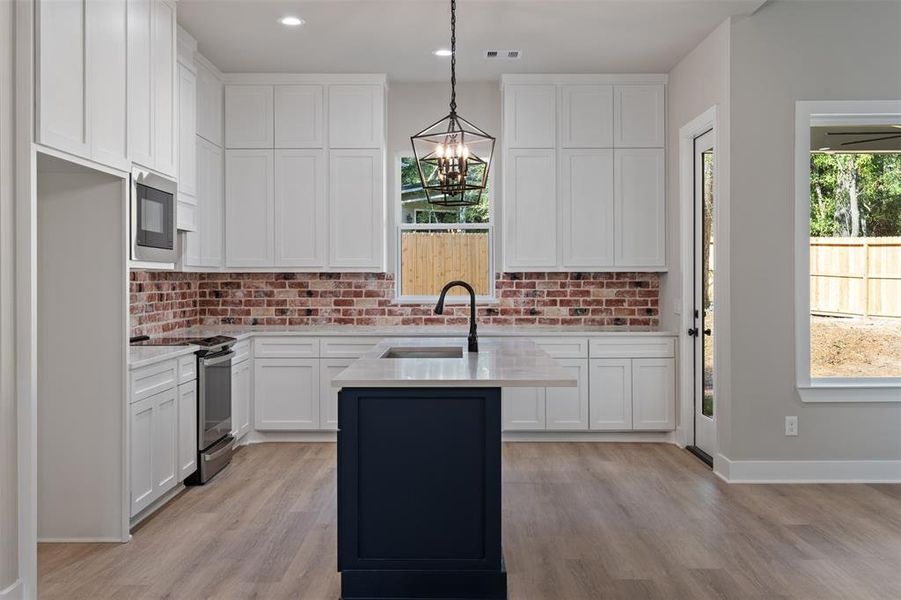 Custom Cabinets reach to the Ceiling!