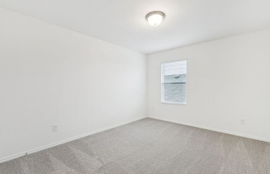 Spacious, unfurnished interior of a new home in Elizabeth Creek, Haslet (Image 9).
