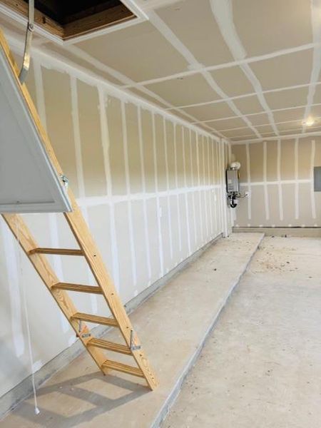 Image 11 of a home in Watermill. Image 11 of a home in Watermill.