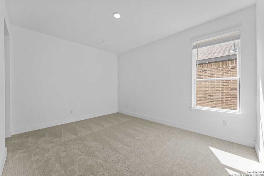 Spacious, unfurnished interior of a new home in , New Braunfels (Image 31).