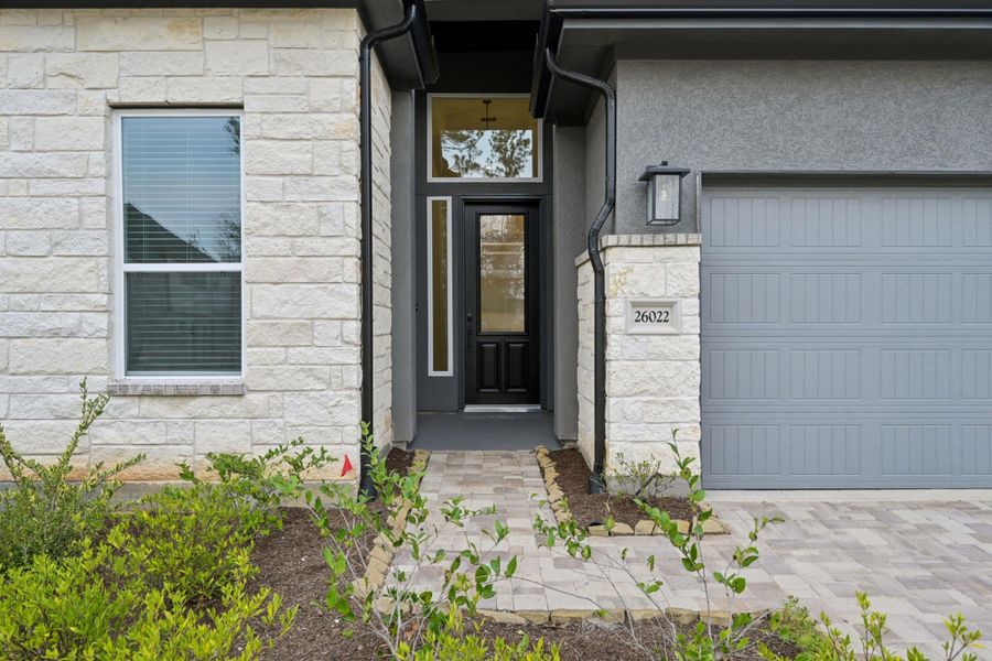 Exterior details and patio area of a home in Kresston, Montgomery (Image 21).