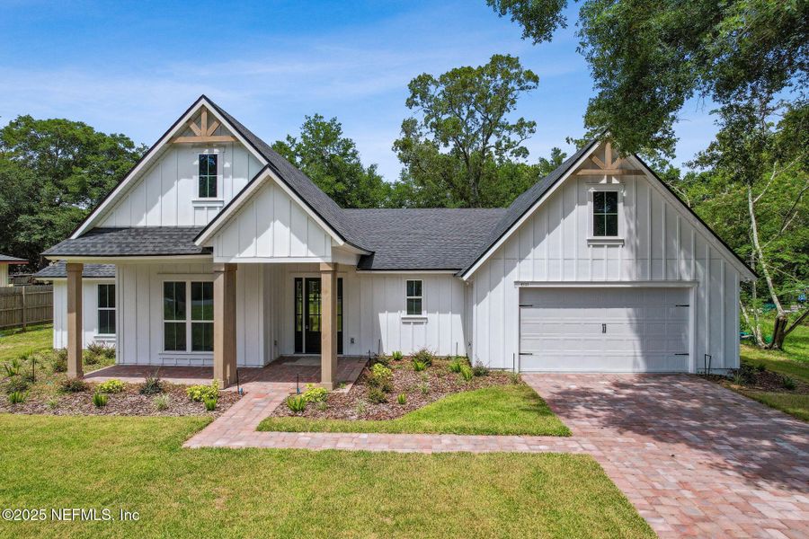 Front exterior of a new home in , Fernandina Beach, FL, highlighting curb appeal (Image 27).