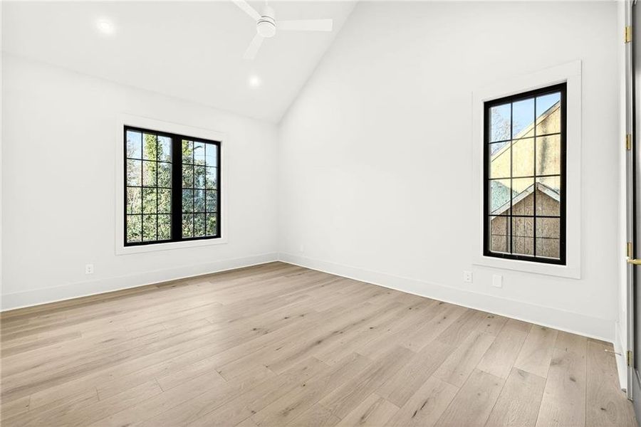 Spacious, unfurnished interior of a new home in , Atlanta (Image 25).