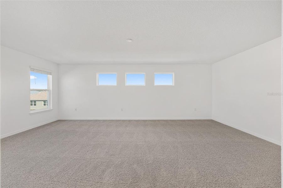 Spacious, unfurnished interior of a new home in Calesa Township, Ocala (Image 48).