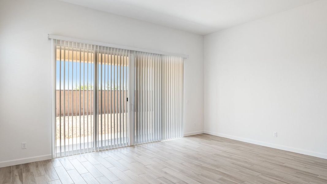 Spacious, unfurnished interior of a new home in Zanjero Pass, Waddell (Image 32).