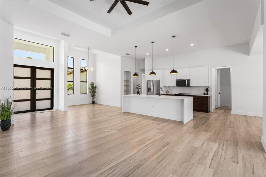 This BEAUTIFUL HOME not only caters to WATER ACTIVITIES but also SPACIOUS OUTDOOR ENTERTAINMENT AREA, SCREENED, for RELAXING & HOSTING GATHERINGS This BEAUTIFUL HOME not only caters to WATER ACTIVITIES but also SPACIOUS OUTDOOR ENTERTAINMENT AREA, SCREENED, for RELAXING & HOSTING GATHERINGS