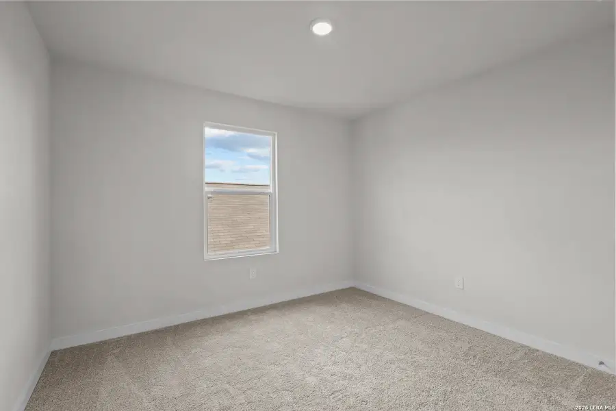 Spacious, unfurnished interior of a new home in Applewhite Meadows, San Antonio (Image 22).