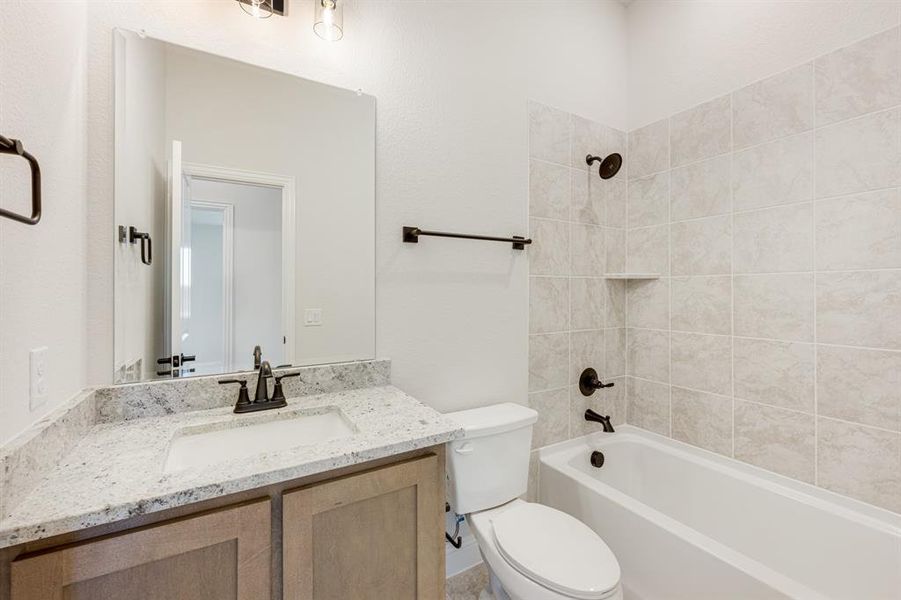 Furnished interior view inside a new home in Hulen Trails Classic 50, Fort Worth (Image 12). Furnished interior view inside a new home in Hulen Trails Classic 50, Fort Worth (Image 12).