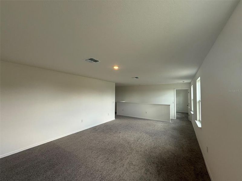 Spacious, unfurnished interior of a new home in , Mascotte (Image 21).