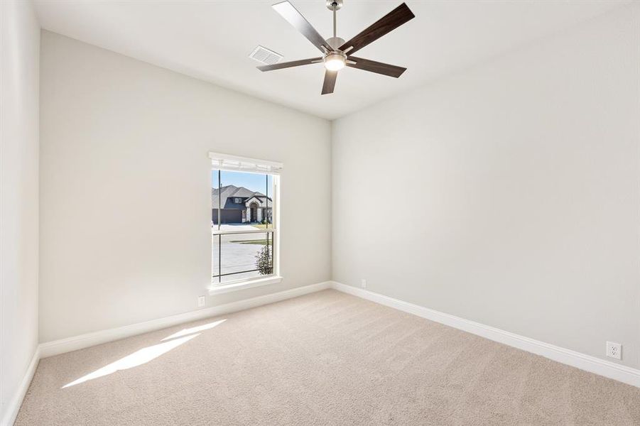 Spacious, unfurnished interior of a new home in Somerset, Venus (Image 33).