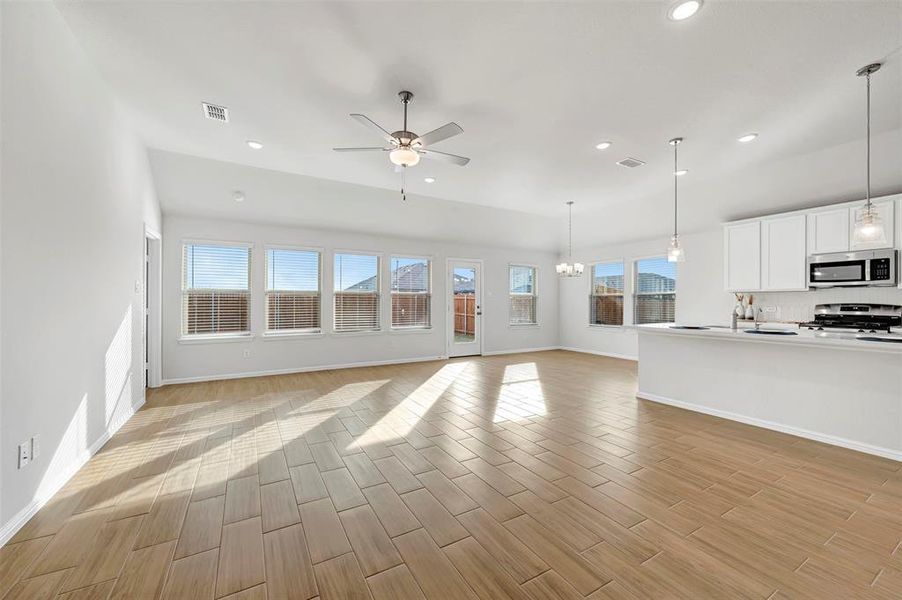 Spacious, unfurnished interior of a new home in Verandah, Royse City (Image 18).