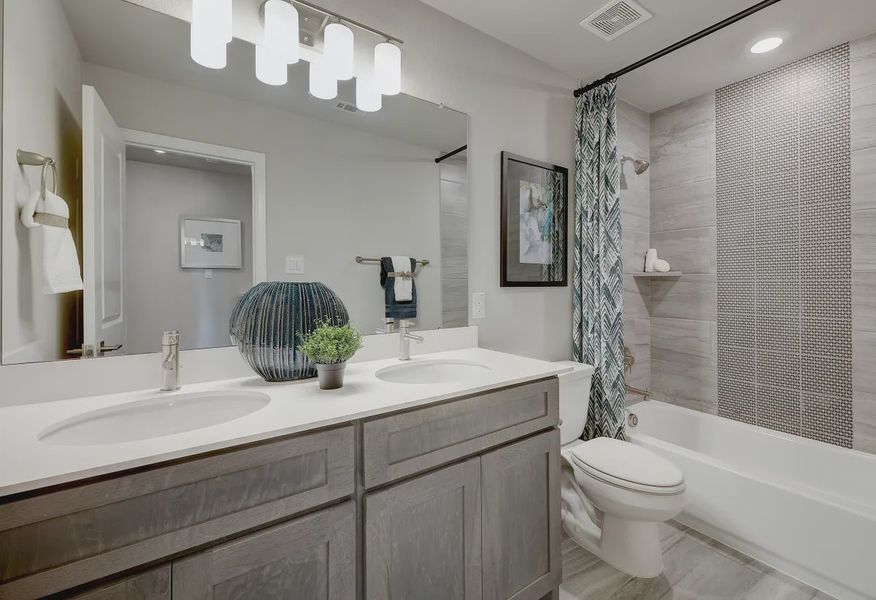 Plan 3079 bath 2 - staged - 21 of 21