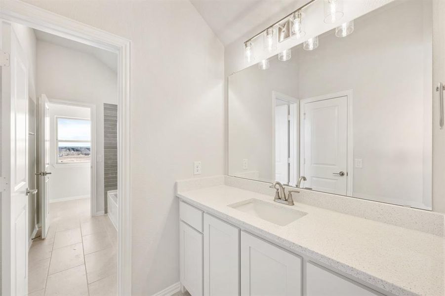 Furnished interior view inside a new home in El Dorado, Granbury (Image 13).