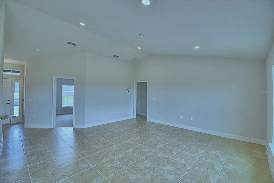 Spacious, unfurnished interior of a new home in Cadence Crossing, Auburndale (Image 18).