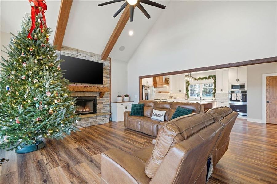 Furnished interior view inside a new home in , Jasper (Image 8).