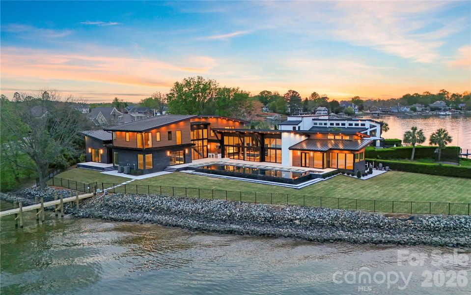 Community amenities in , Cornelius (Image 41).