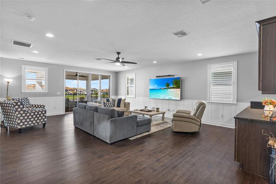 Furnished interior view inside a new home in , Orlando (Image 43).