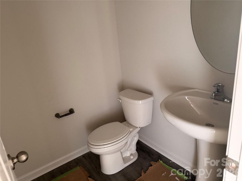 actual 1/2 bath on main