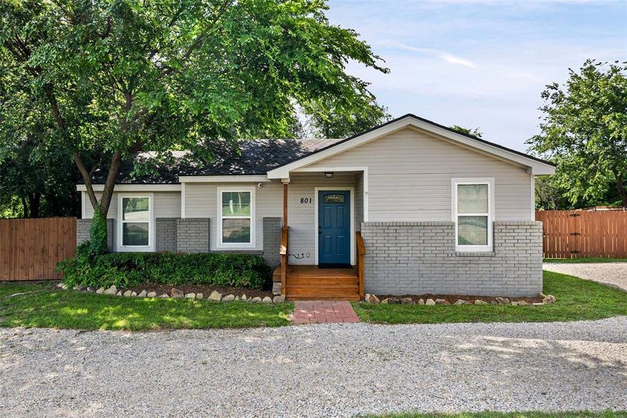 Front exterior of a new home in , Weatherford, TX, highlighting curb appeal (Image 2). Front exterior of a new home in , Weatherford, TX, highlighting curb appeal (Image 2).