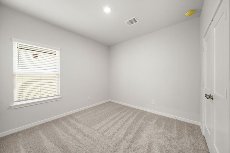 Spacious, unfurnished interior of a new home in Lexington Heights, Willis (Image 16).