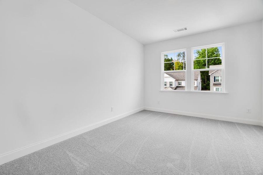 Spacious, unfurnished interior of a new home in Falls Creek, Flowery Branch (Image 34).