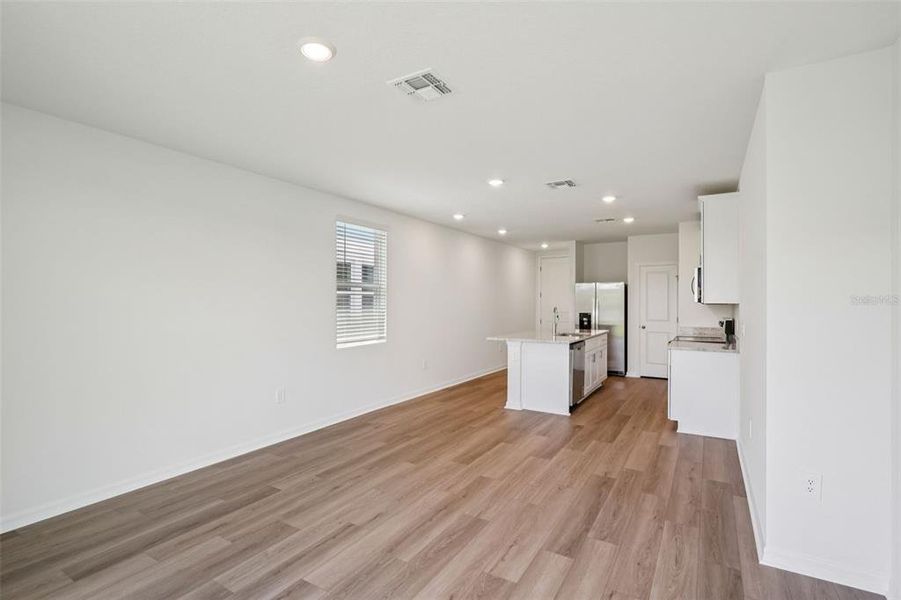 Spacious, unfurnished interior of a new home in Hamilton Bluff - Classic Series, Lake Hamilton (Image 27).