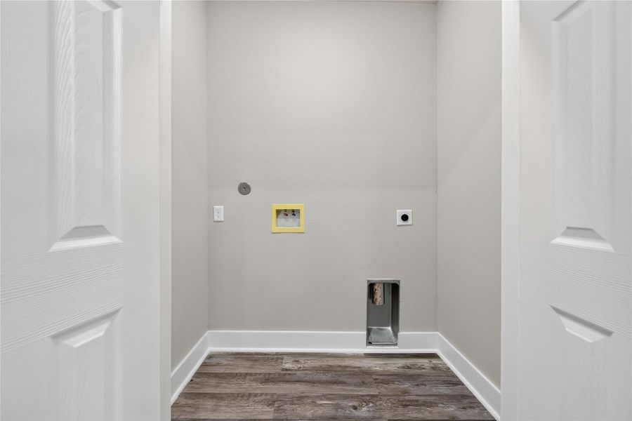Spacious, unfurnished interior of a new home in , Houston (Image 21).