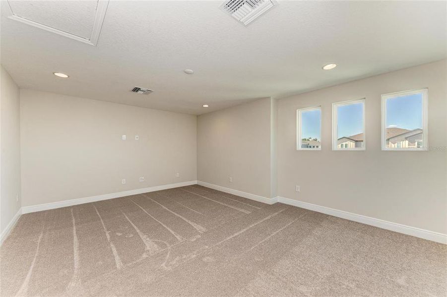 Spacious, unfurnished interior of a new home in Waterset, Apollo Beach (Image 20).