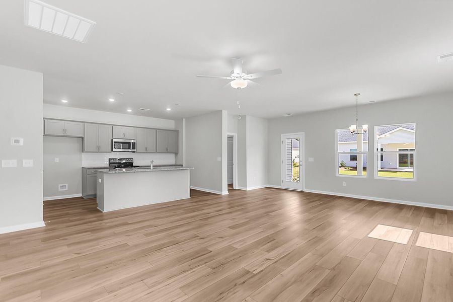 Spacious, unfurnished interior of a new home in Fairway Woods at Wyboo, Manning (Image 31).