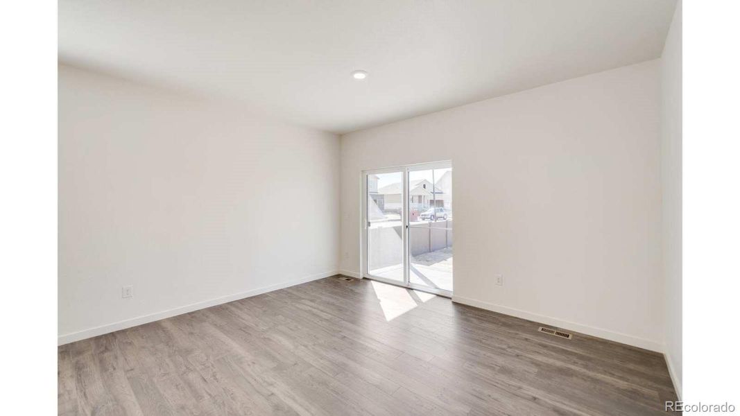 Spacious, unfurnished interior of a new home in The Ridge at Lorson Ranch, Colorado Springs (Image 15).