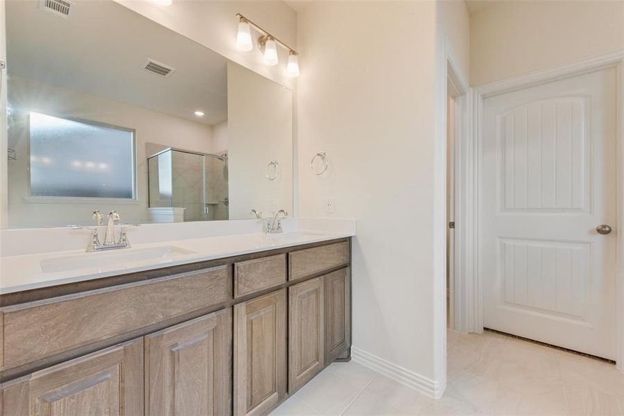 Furnished interior view inside a new home in Liberty Pointe, Gainesville (Image 10). Furnished interior view inside a new home in Liberty Pointe, Gainesville (Image 10).