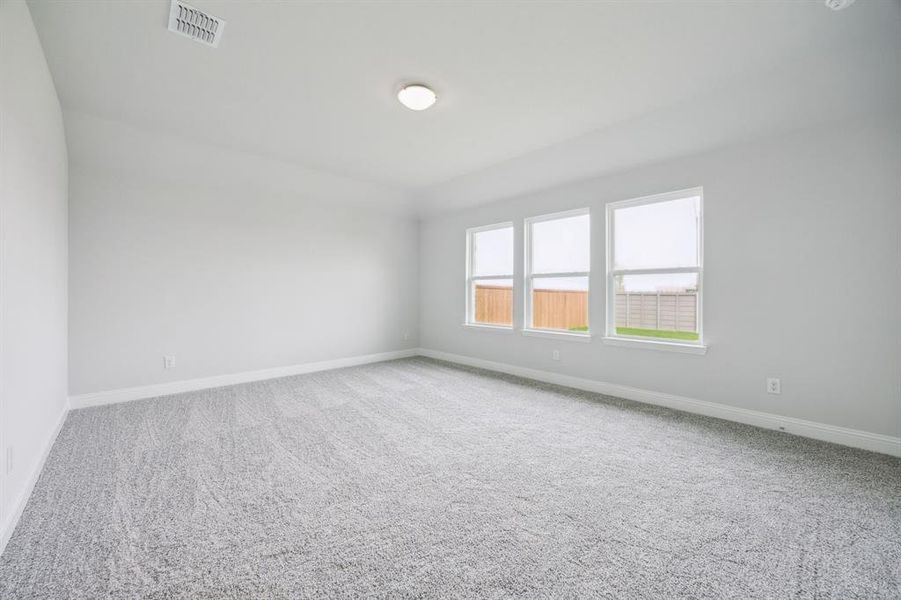 Spacious, unfurnished interior of a new home in Bellagio, Forney (Image 11).