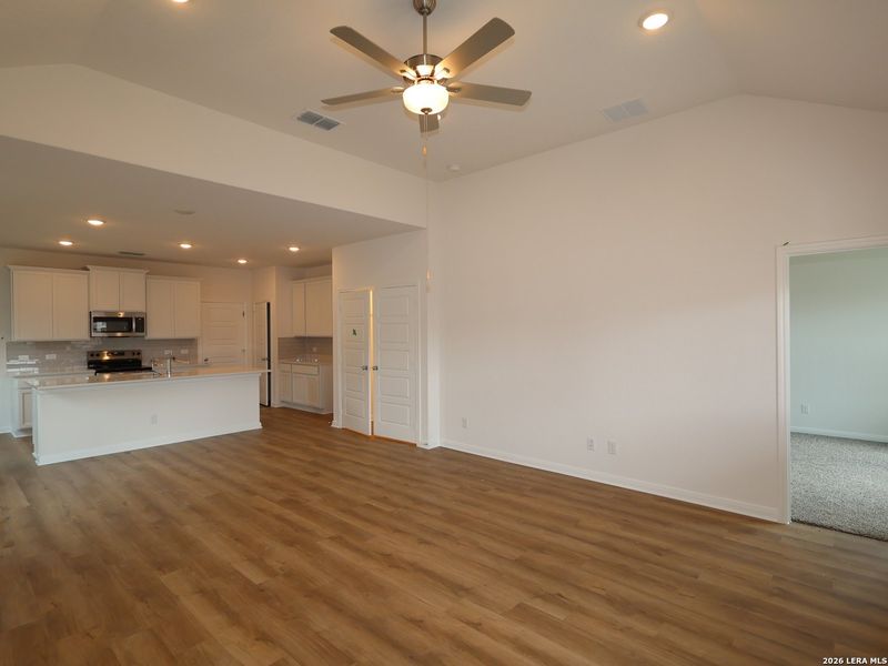 Spacious, unfurnished interior of a new home in Park Place, New Braunfels (Image 15). Spacious, unfurnished interior of a new home in Park Place, New Braunfels (Image 15).