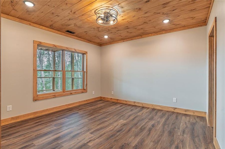 Spacious, unfurnished interior of a new home in , Ellijay (Image 20).
