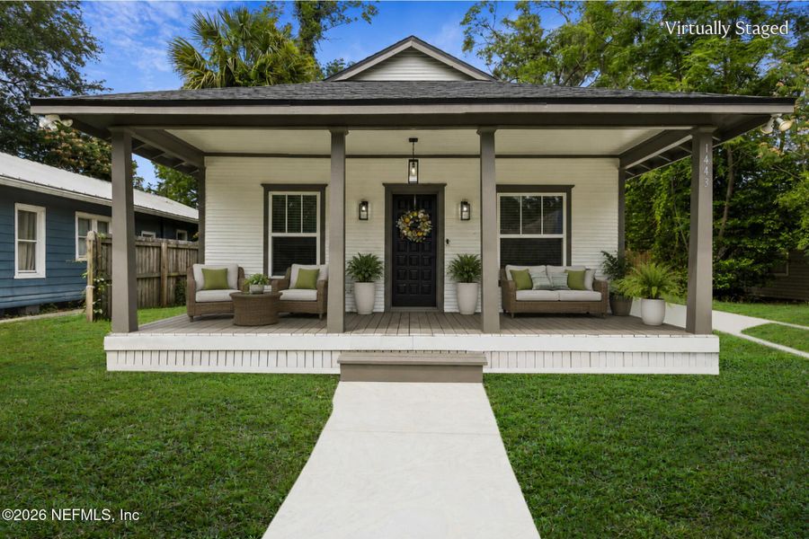 Exterior details and patio area of a home in , Jacksonville (Image 24).