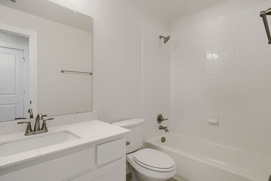 828 Stone - Full Bathroom 828 Stone - Full Bathroom