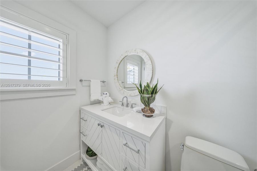 Furnished interior view inside a new home in , Islamorada, Village of Islands (Image 51).