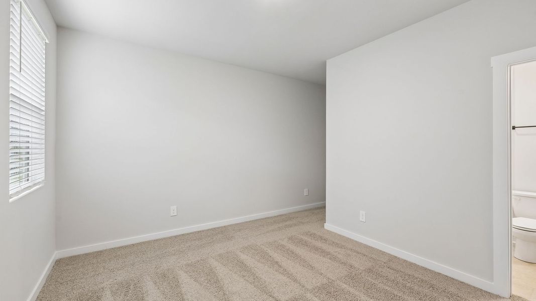 Spacious, unfurnished interior of a new home in Reserve at Hickory Ridge, Columbia (Image 46).
