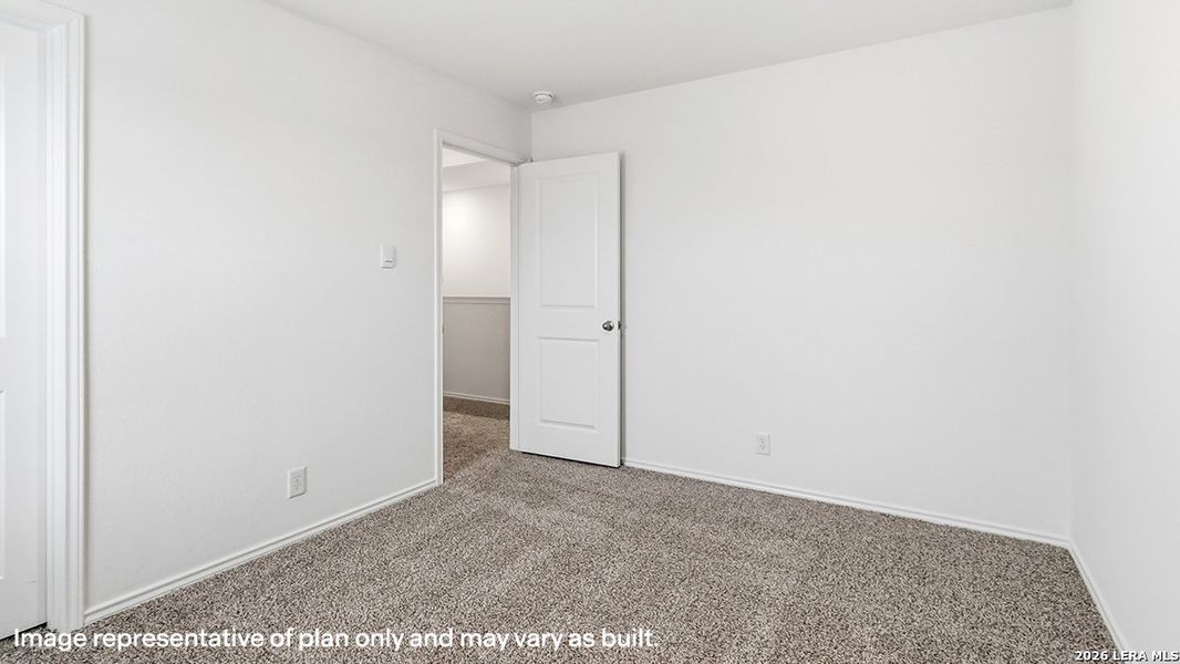 Spacious, unfurnished interior of a new home in Blue Ridge Ranch, San Antonio (Image 18).