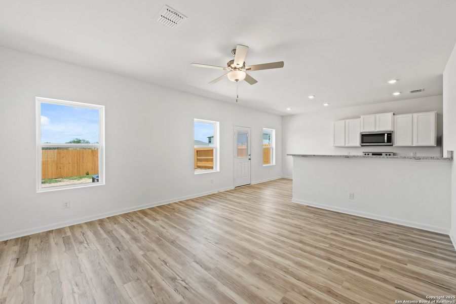 Spacious, unfurnished interior of a new home in Blue Wing, San Antonio (Image 14). Spacious, unfurnished interior of a new home in Blue Wing, San Antonio (Image 14).