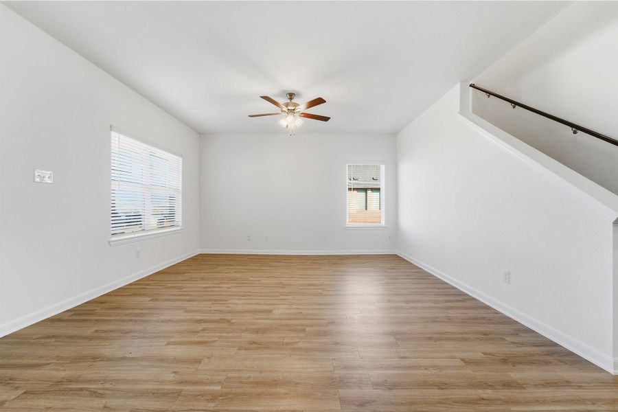 Spacious, unfurnished interior of a new home in La Terra, Celina (Image 15).