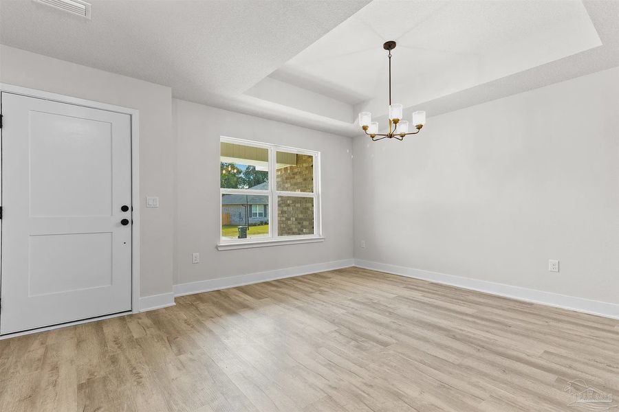 Spacious, unfurnished interior of a new home in Pecan Valley, Pensacola (Image 9).