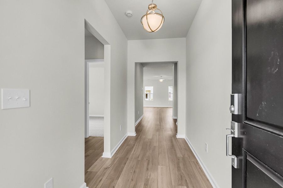 Spacious, unfurnished interior of a new home in Fairway Woods at Wyboo, Manning (Image 18).