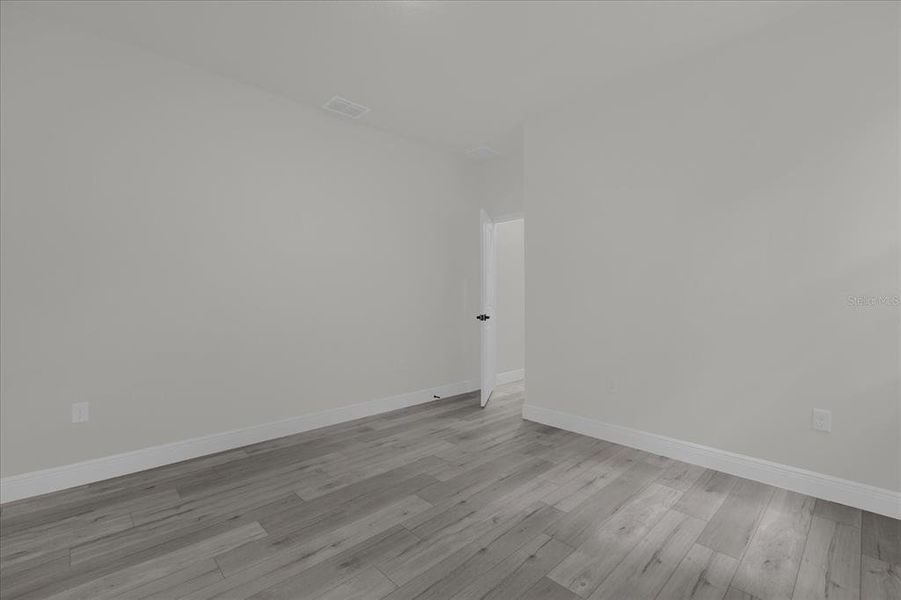Spacious, unfurnished interior of a new home in , Citrus Springs (Image 37).