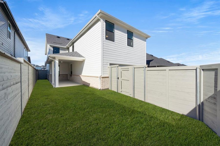 8752 Treeline- Back-2