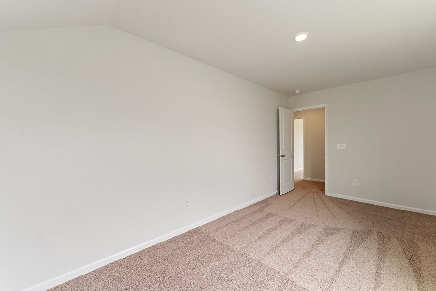 Spacious, unfurnished interior of a new home in Tucker Ridge, Pendleton (Image 23).