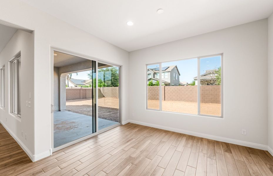 Spacious, unfurnished interior of a new home in Artisan at Asante, Surprise (Image 21). Spacious, unfurnished interior of a new home in Artisan at Asante, Surprise (Image 21).