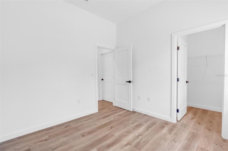 Spacious, unfurnished interior of a new home in , Citrus Springs (Image 20).