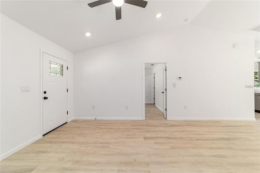 Spacious, unfurnished interior of a new home in , Ocala (Image 26).