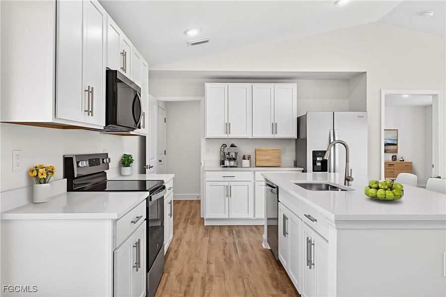 Furnished interior view inside a new home in Cape Coral, Cape Coral (Image 4).